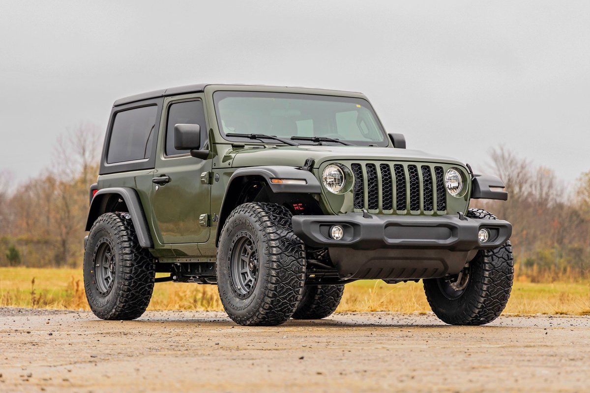 Jeep Wrangler JL Suspension Lift Kit - Front + Rear - Rough Country - 3.5 Inch, C/A Drop, Front D/S, M1 - '24-'25